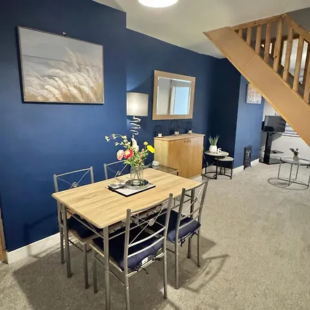 Holiday home Blackburn Terrace - 2 Bedroom *